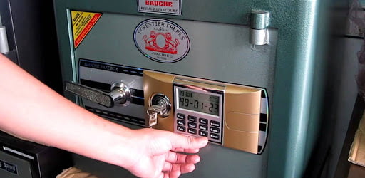 Mở khoá két sắt tại nhà